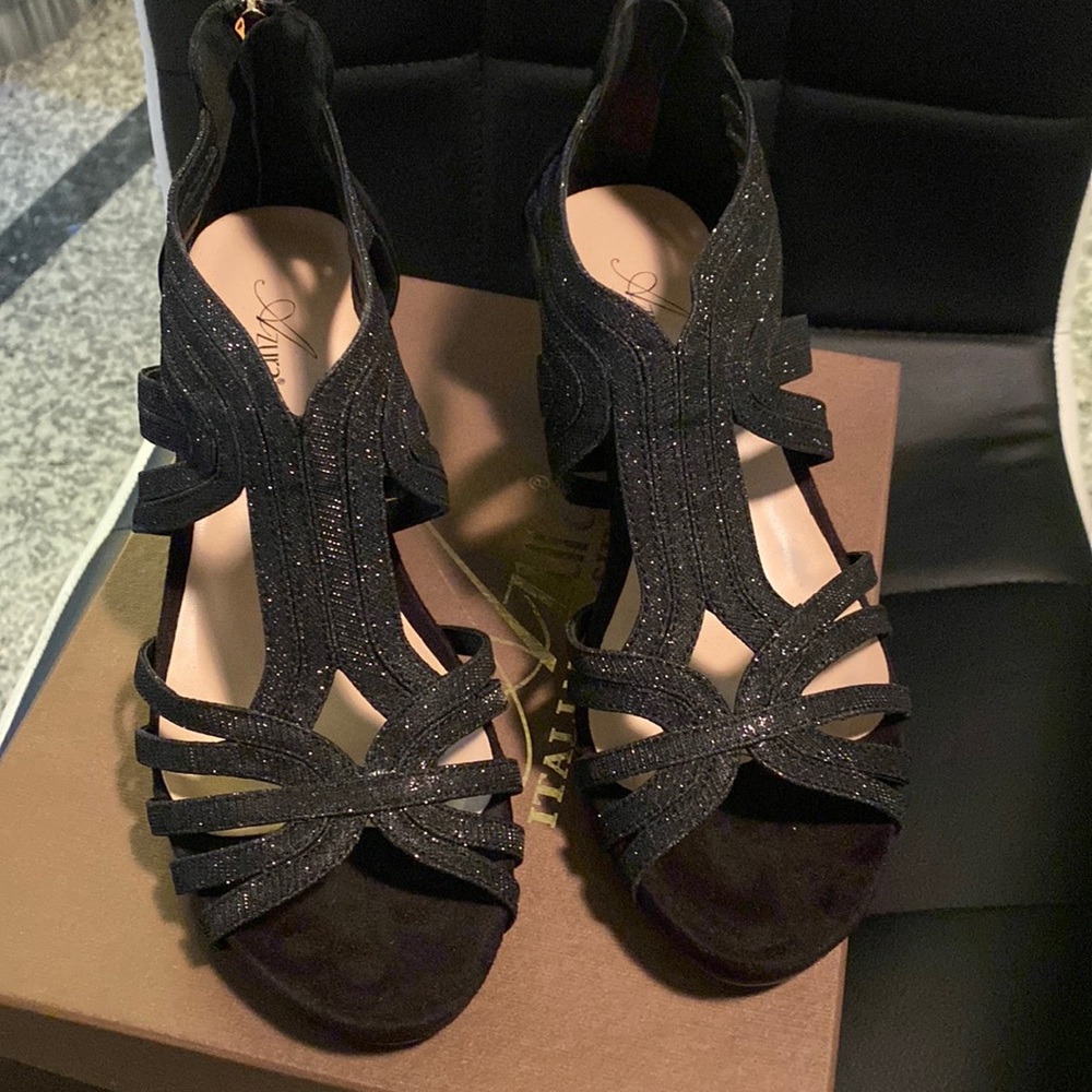BRAND NEW NEVER WORN BLACK AZURA OPEN TOE W ZIPPER DRESS SHOES SIZE 8 (39)